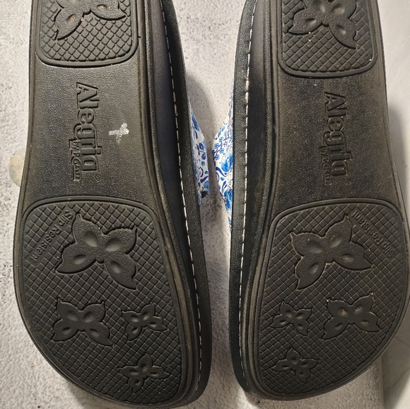 Alegria Floral Mary Jane Platform Shoes - White and Blue - Picture 6 of 7